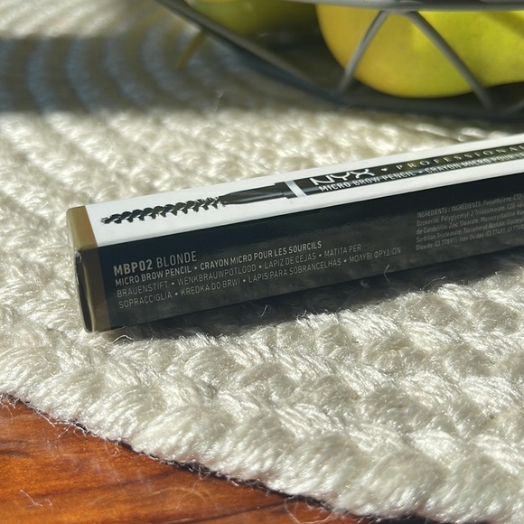 NYX Micro Brow Pencil NEW Blonde Eyebrow Defining Crayon Dual Sided NIB - Picture 8 of 8